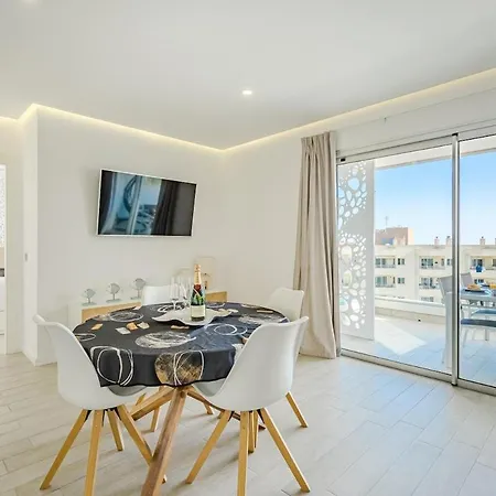 Апартаменти Ocean Garden Sea View Адехе